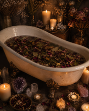 Load image into Gallery viewer, Martha the Dominator Herbal Bath (Control Situations, Assert Authority, Influence Others)
