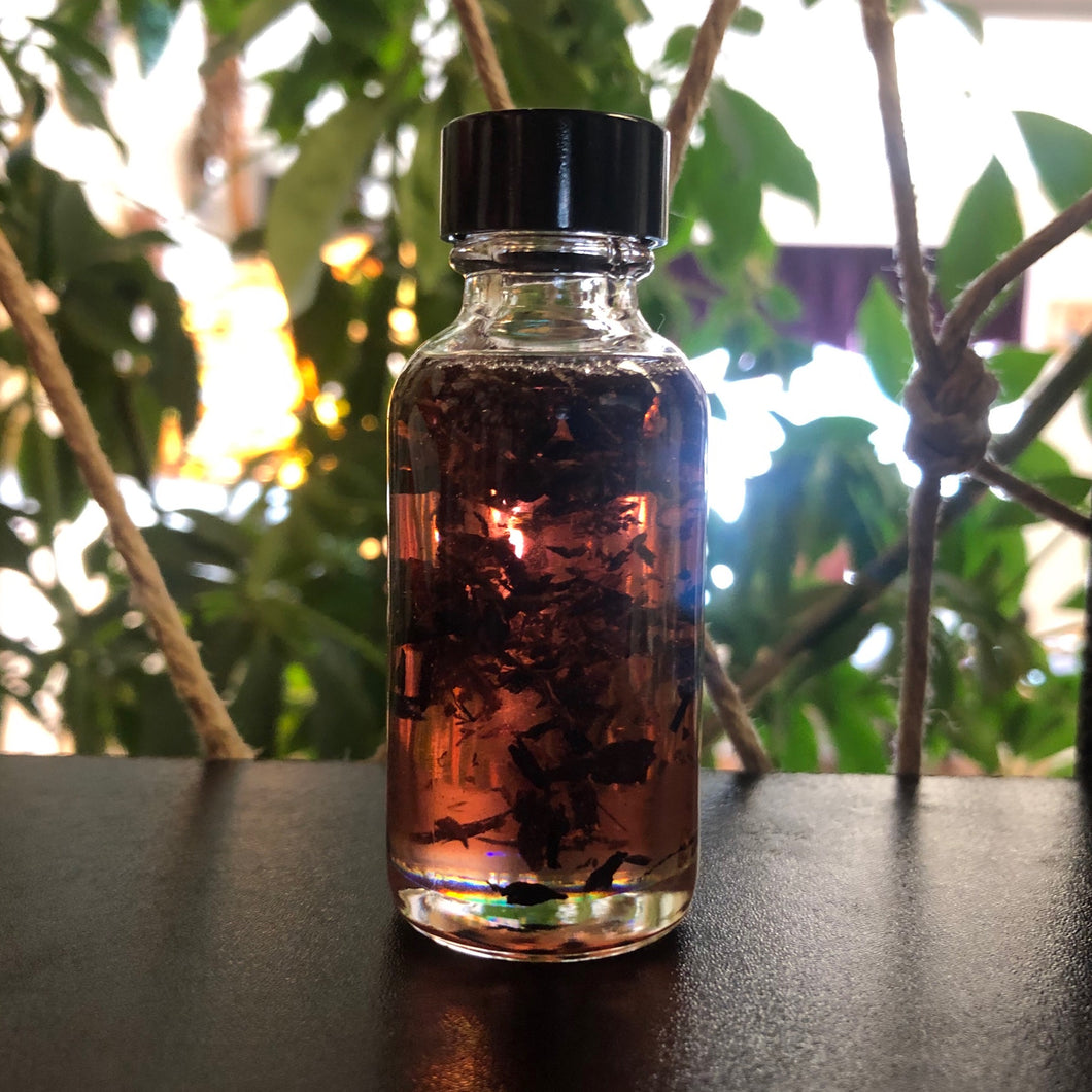 Fire of Love Conjure Oil (Love, Lust, Romance) Comes in 2 Sizes.